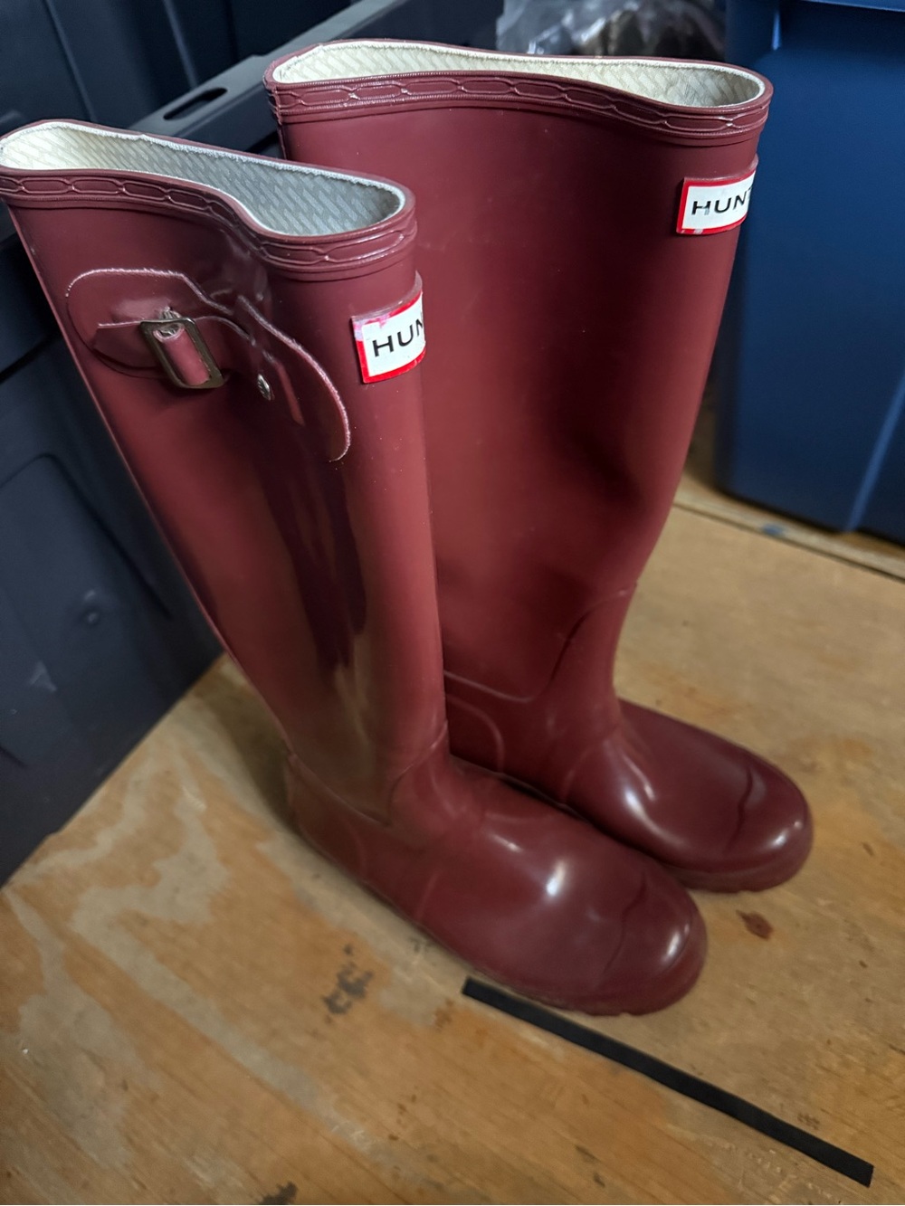 Hunter Women’s Tall Rain Boots in Burgundy